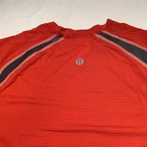 lululemon v-neck workout tee